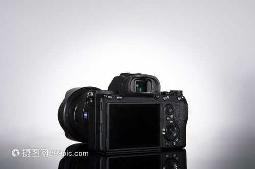 數(shù)碼全畫幅微單相機 專業(yè)攝影器材的革新選擇